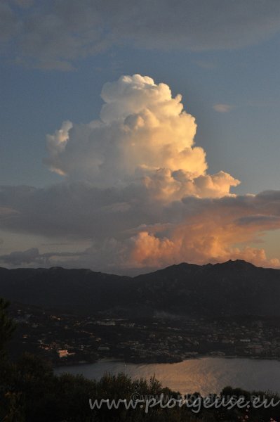 La nuit tombe sur Propriano.JPG